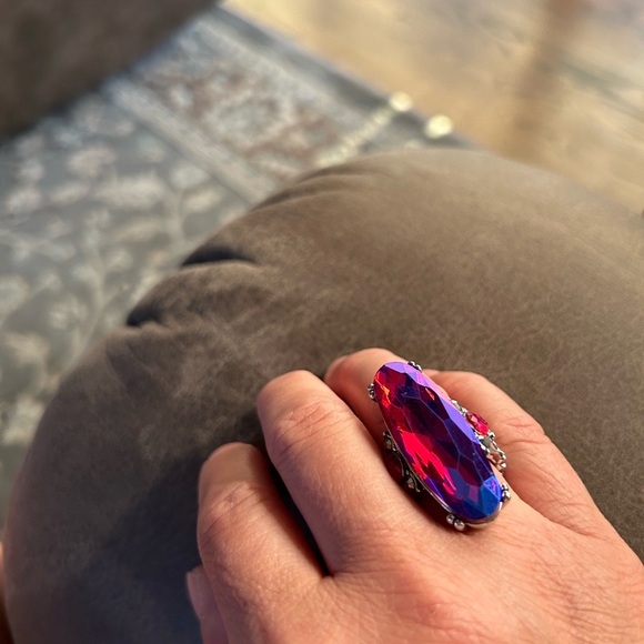 Statement Ring - Picture 2 of 3